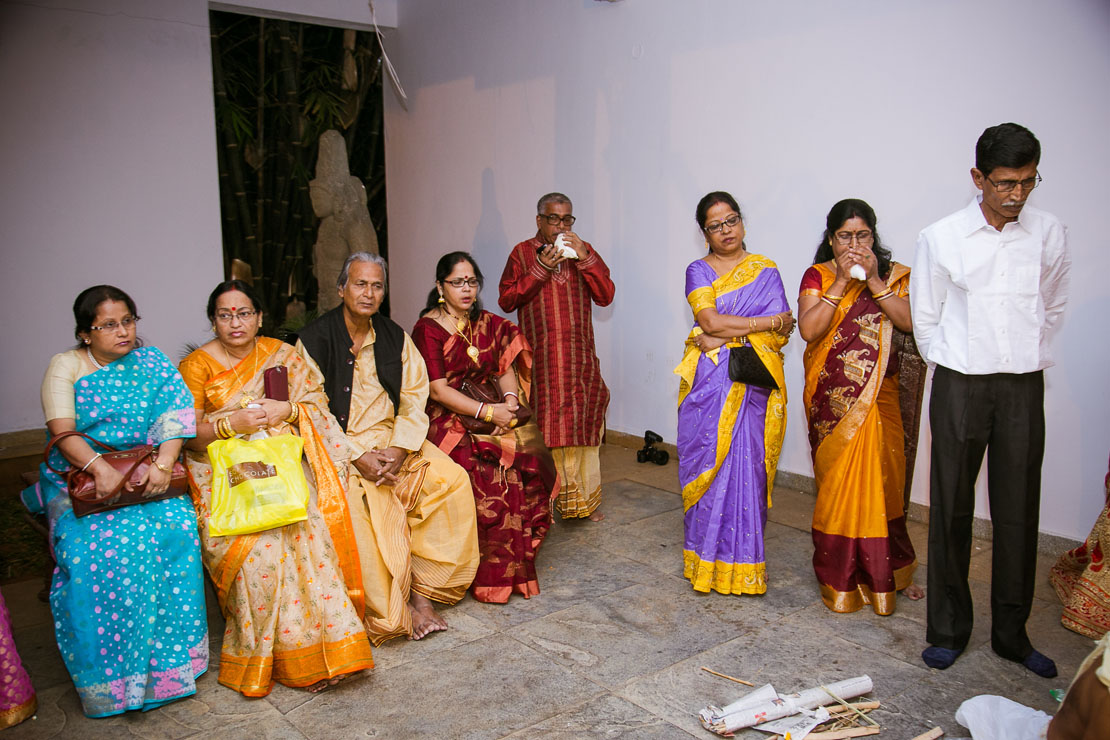 The cross cultural bengali-telugu wedding : shreya & soummo